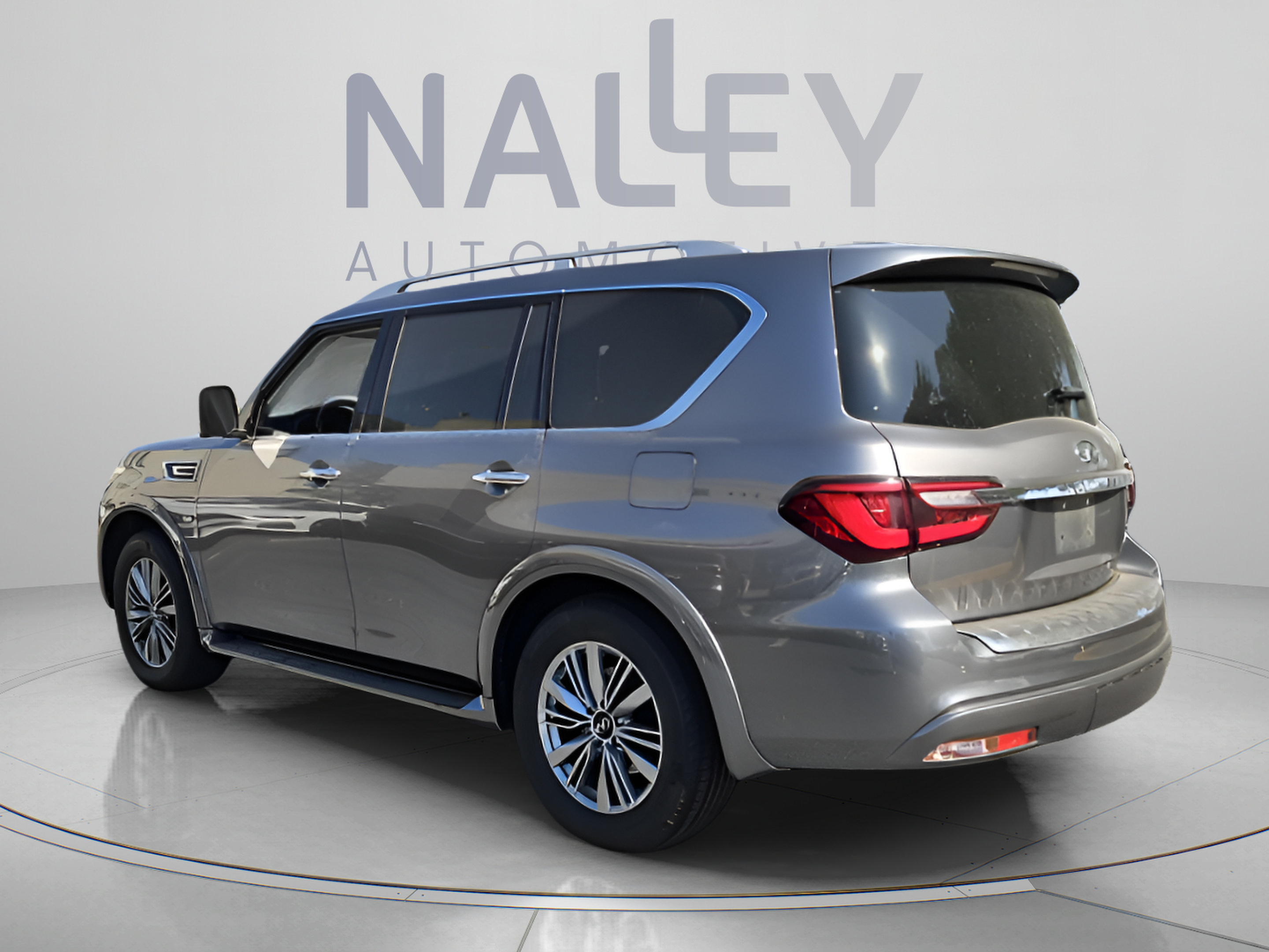 Used 2019 INFINITI QX80 Luxe w/ All-Season Package RWD image 3