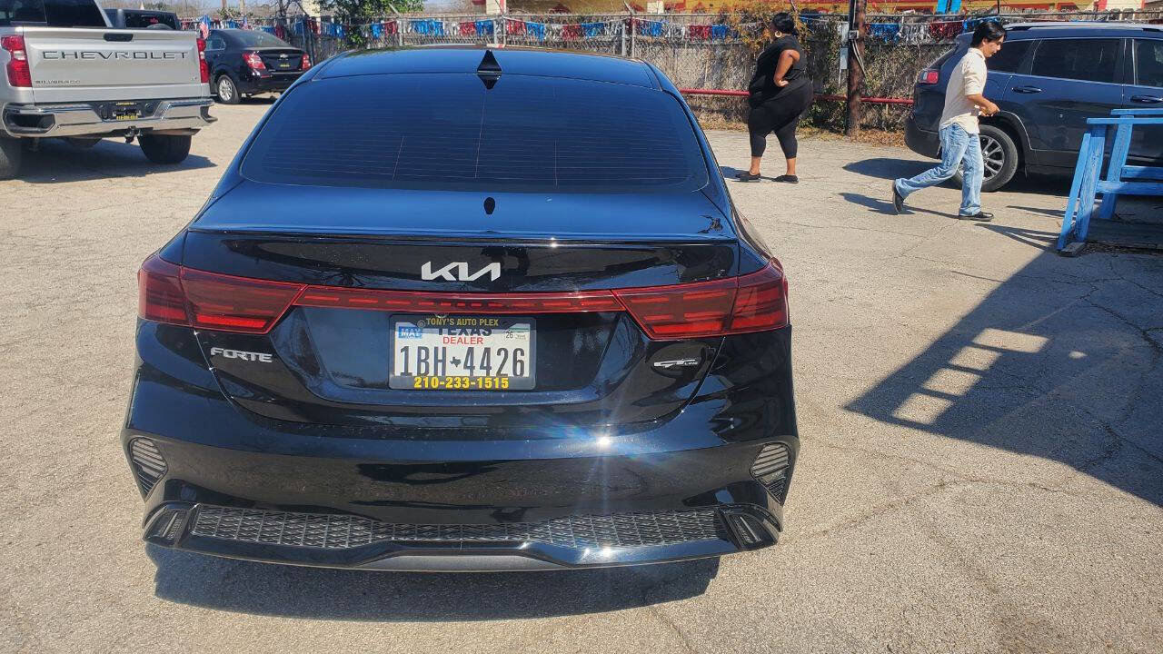 Used 2022 Kia Forte GT-Line image 4