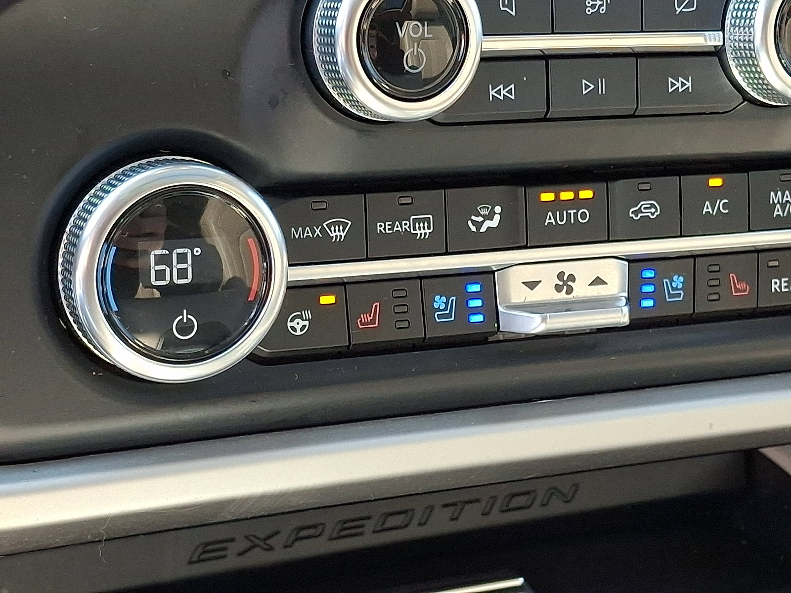 Used 2024 Ford Expedition Max Limited image 27