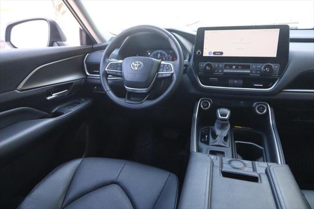 Certified 2025 Toyota Grand Highlander AWD image 22