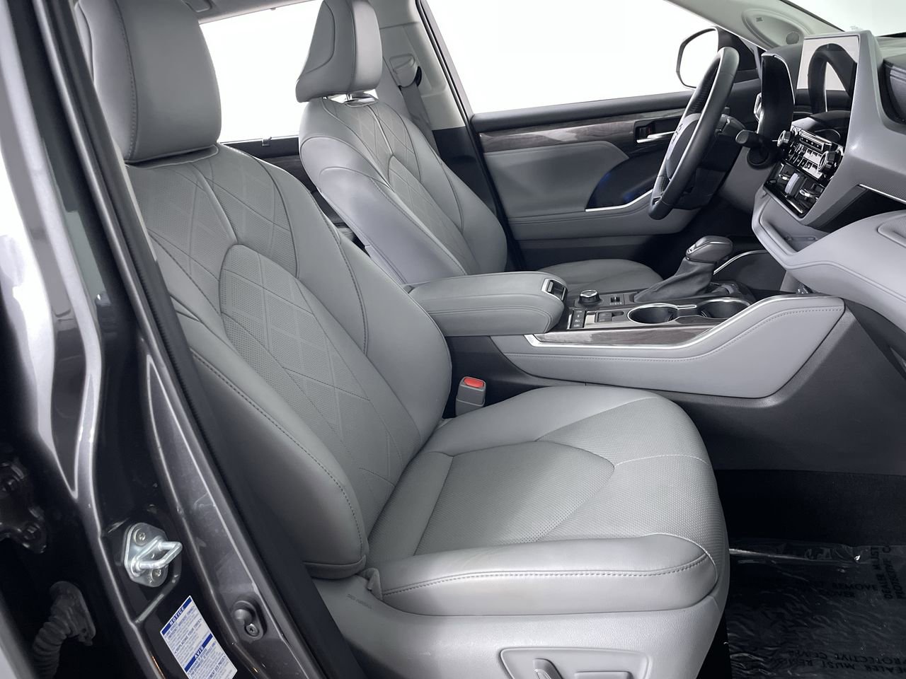 Used 2021 Toyota Highlander Platinum image 27