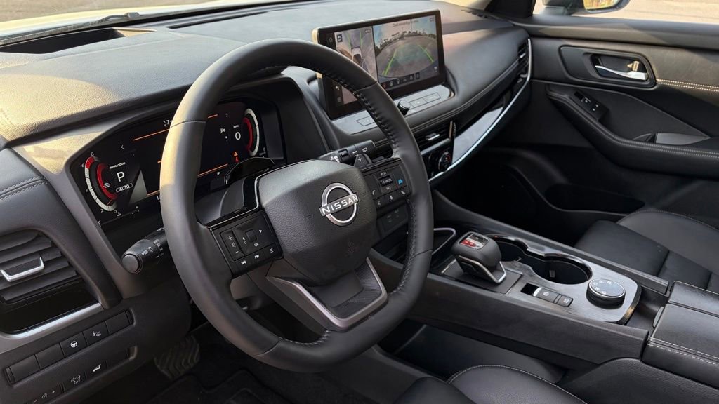 Certified 2025 Nissan Rogue SL w/ Tech Package image 14