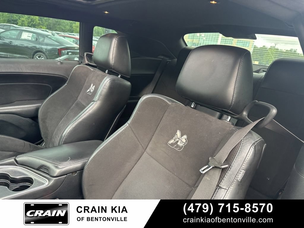 Used 2018 Dodge Challenger R/T Scat Pack w/ Leather Interior Group RWD image 16
