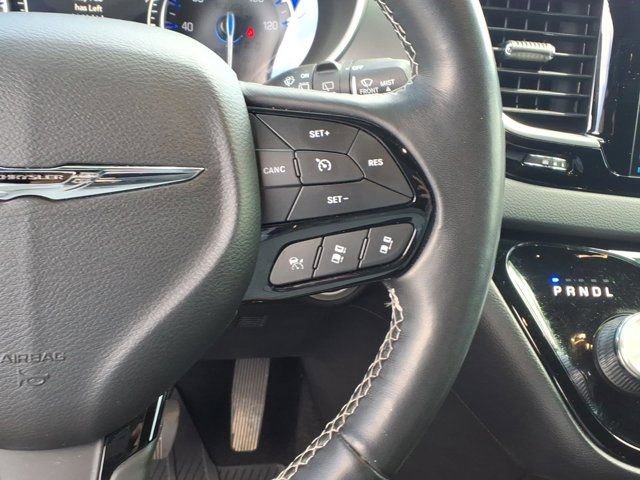 Used 2020 Chrysler Pacifica Touring-L w/ Advanced Safetytec Group AWD/4WD image 13