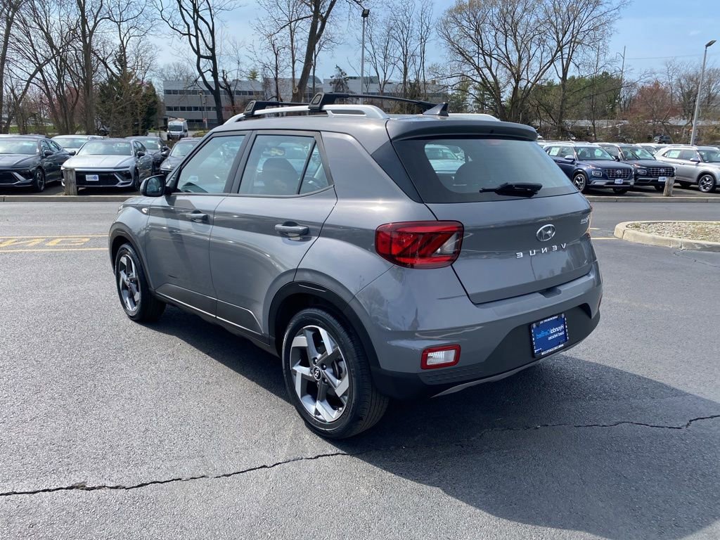 Certified 2022 Hyundai Venue SEL image 8