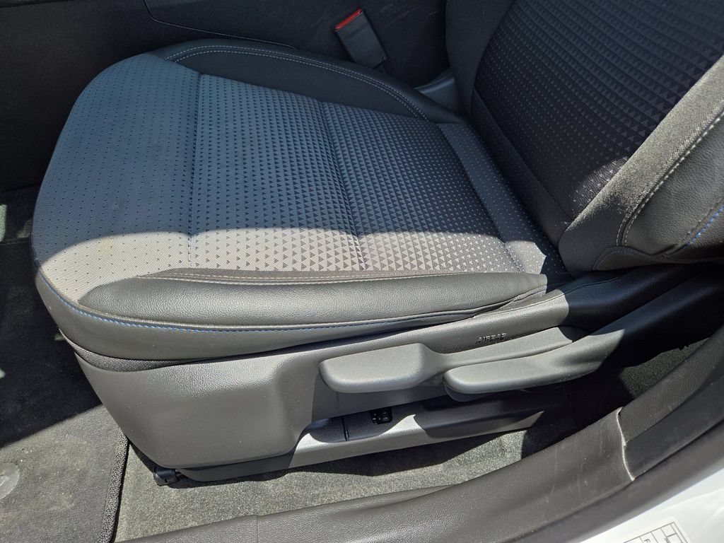 Used 2025 Chevrolet Trax LT w/ LT Convenience Package FWD image 14
