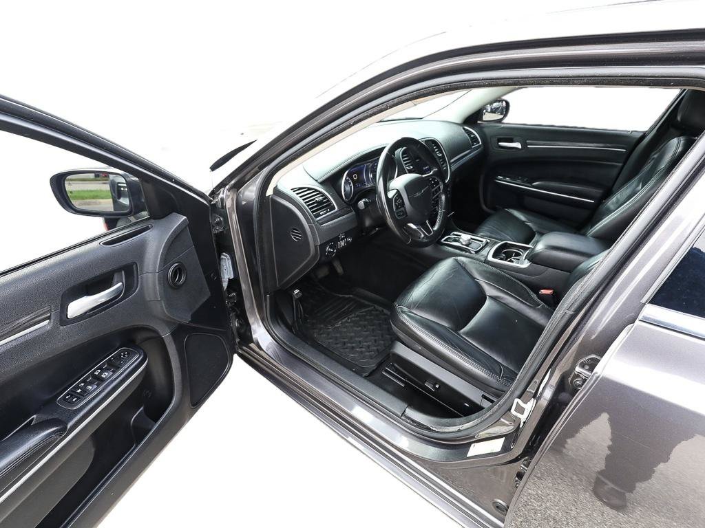 Used 2021 Chrysler 300 Touring L RWD image 11