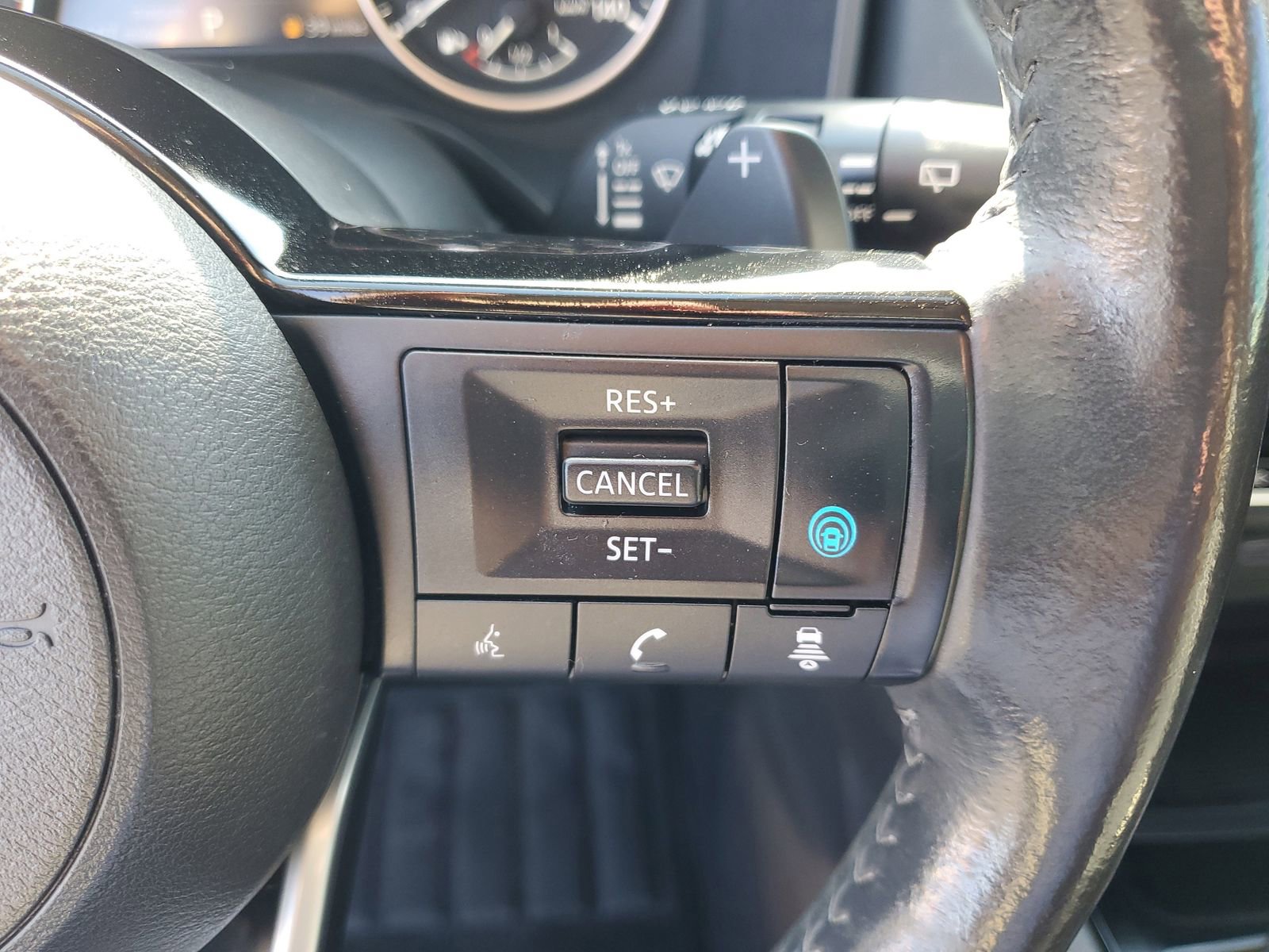 Used 2021 Nissan Rogue SV w/ Premium Package FWD image 21