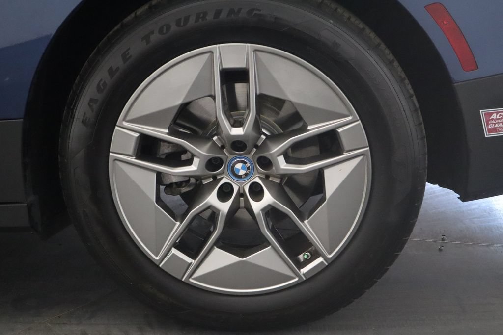 Used 2023 BMW iX xDrive50 AWD/4WD image 13