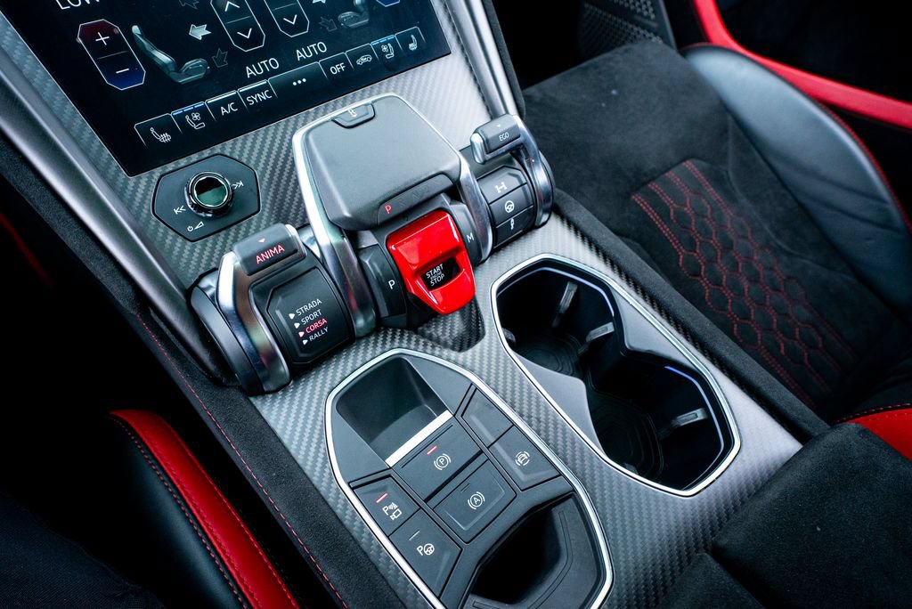 Used 2024 Lamborghini Urus Performante AWD/4WD image 50