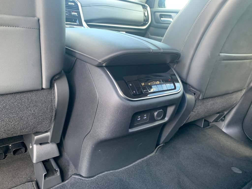 Used 2025 Nissan Armada SV AWD/4WD image 25