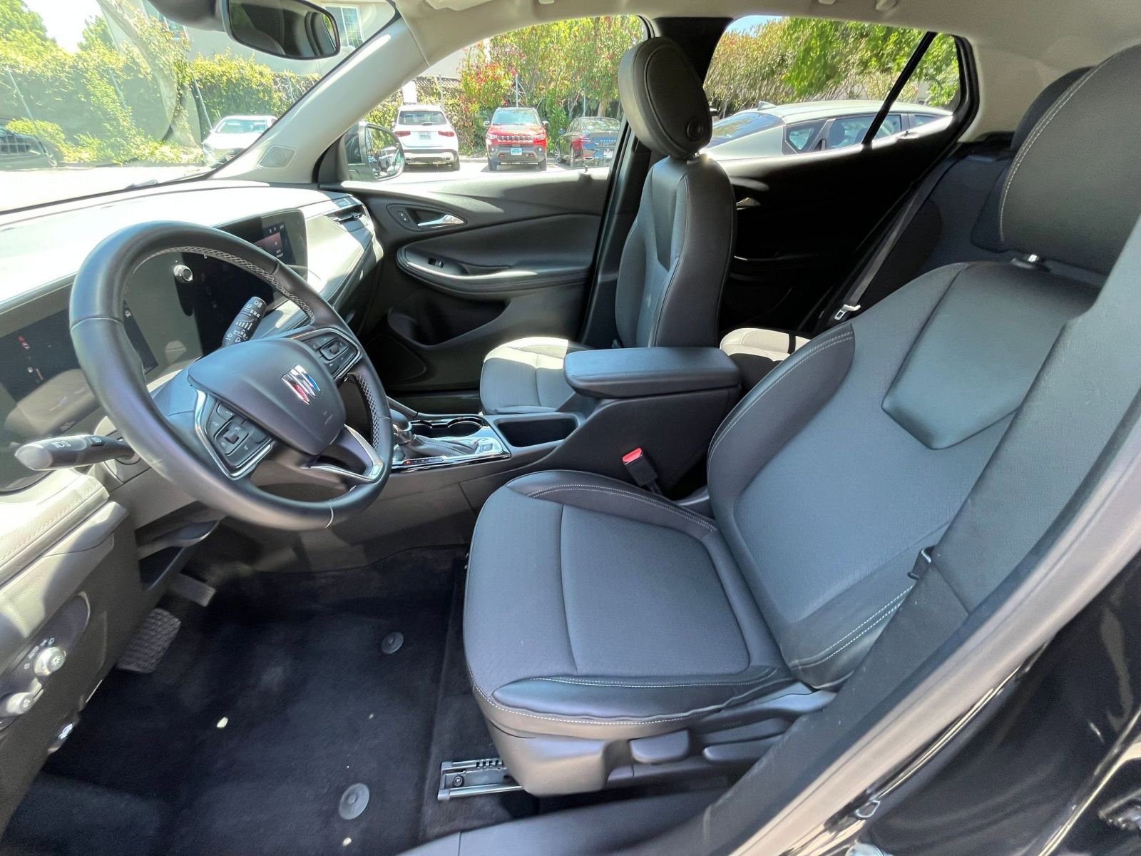 Used 2025 Buick Encore GX Preferred FWD image 25