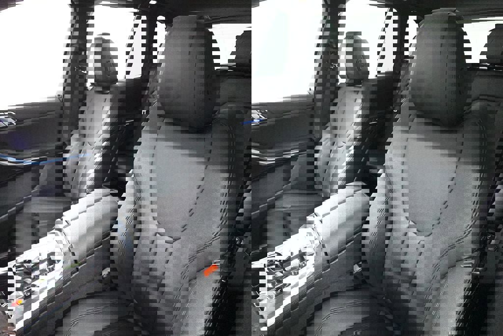 Used 2022 BMW X5 xDrive40i w/ Climate Comfort Package image 12