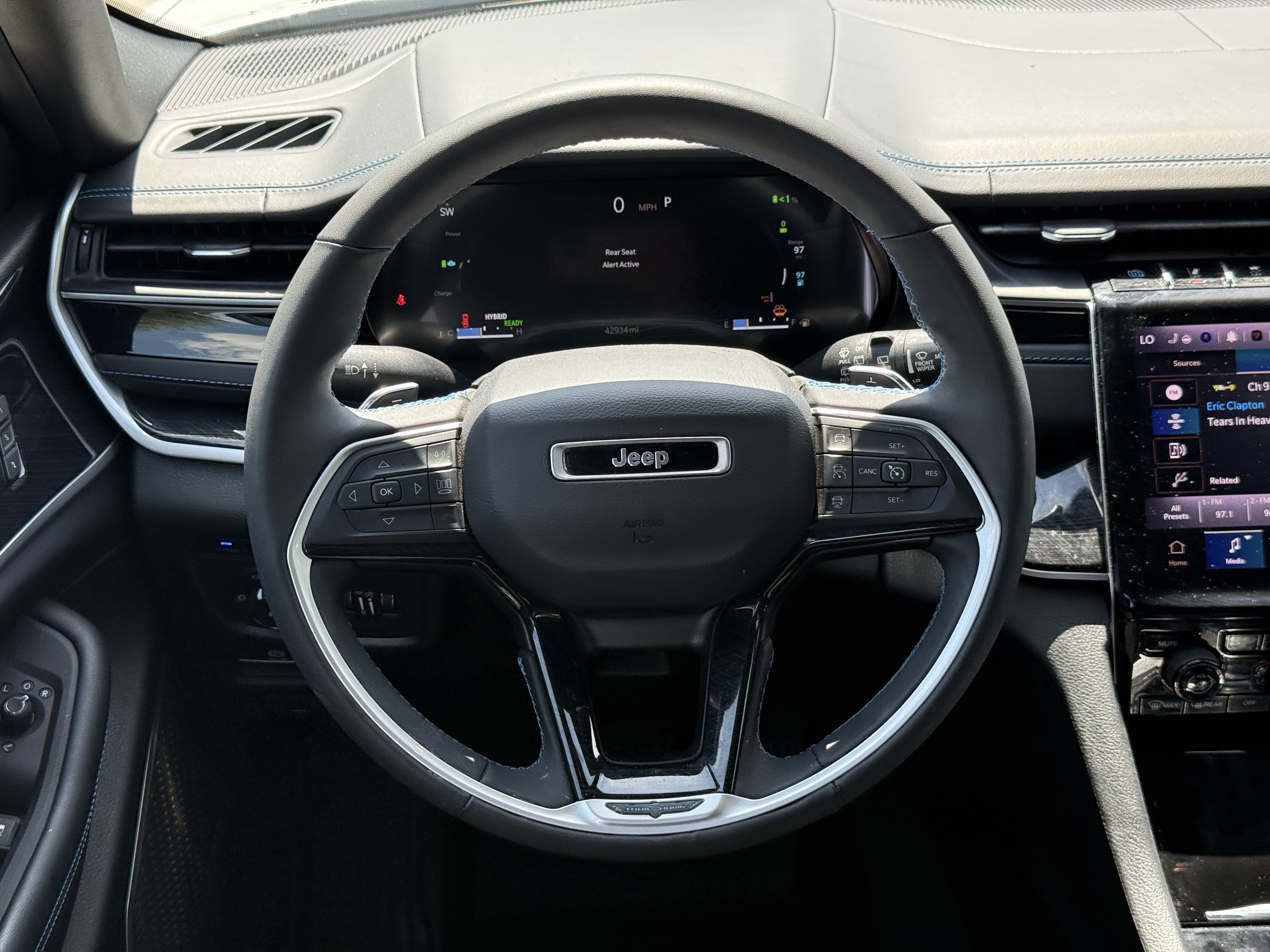 Used 2022 Jeep Grand Cherokee Trailhawk AWD/4WD image 16