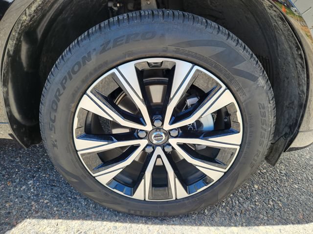 Certified 2025 Volvo XC60 B5 Plus AWD/4WD image 20