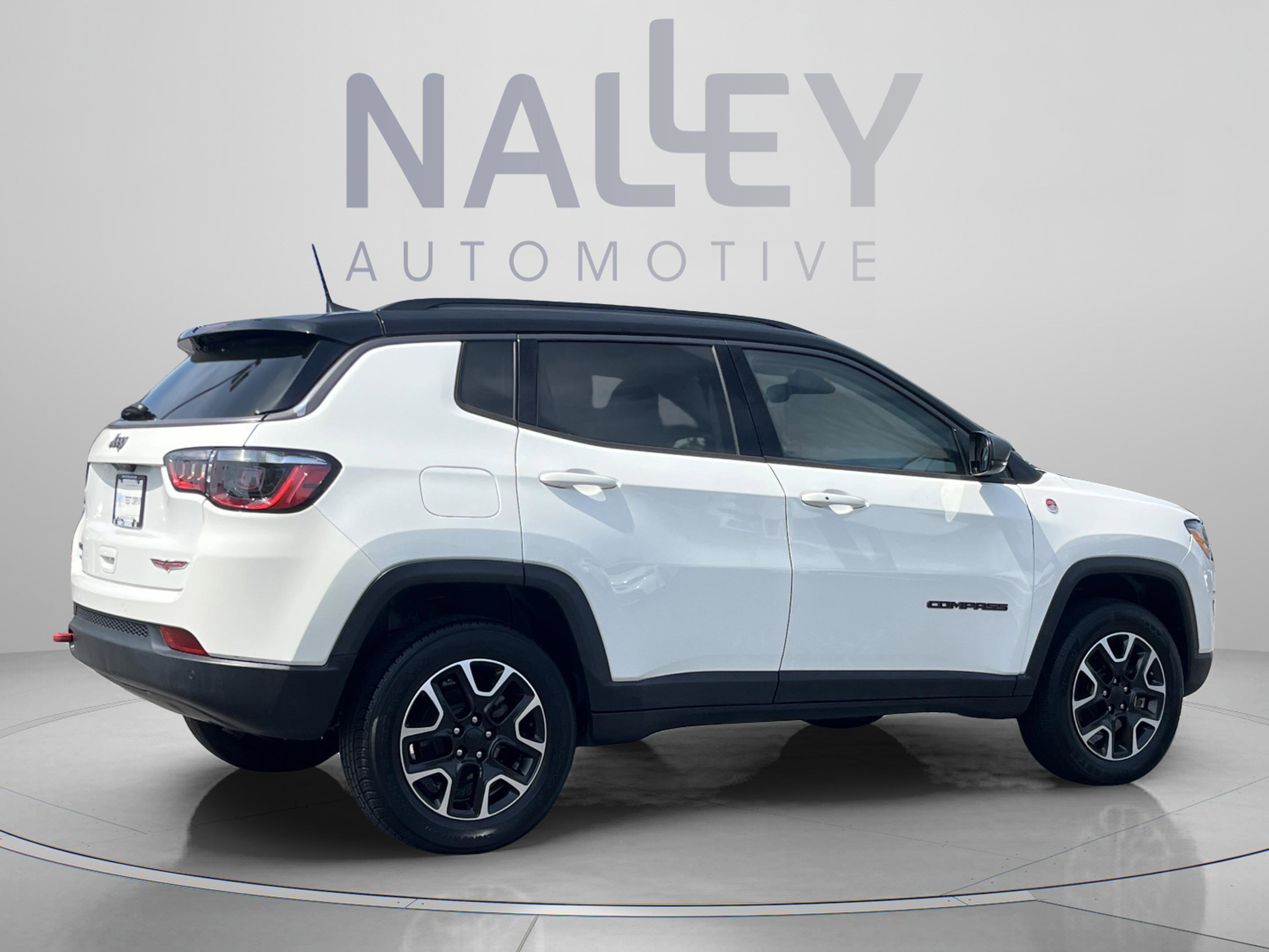 Used 2021 Jeep Compass Trailhawk image 5