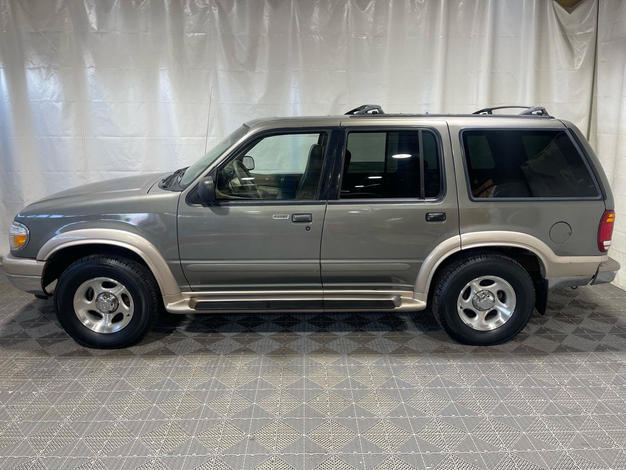 Used 2000 Ford Explorer Eddie Bauer AWD/4WD image 5