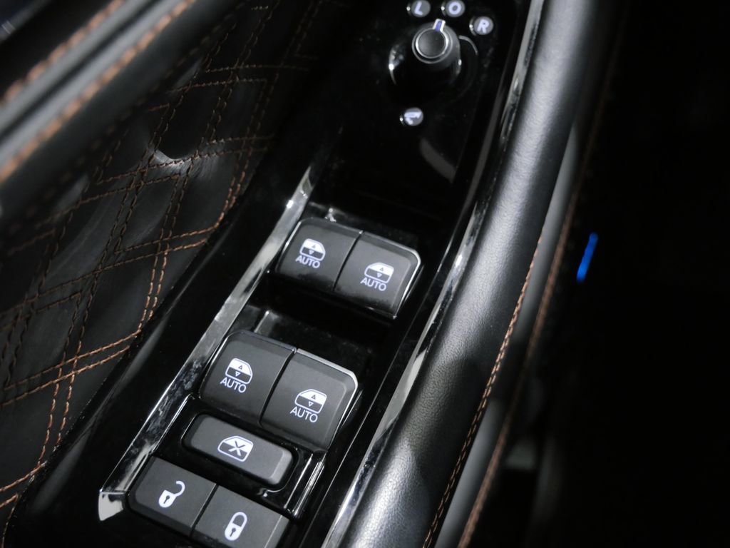 Used 2023 Jeep Grand Cherokee L Summit AWD/4WD image 14
