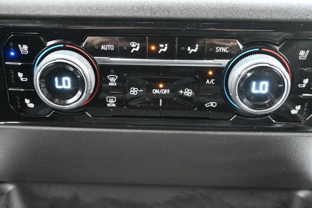 Used 2024 Chevrolet Silverado 2500 LTZ w/ LTZ Plus Package AWD/4WD image 18