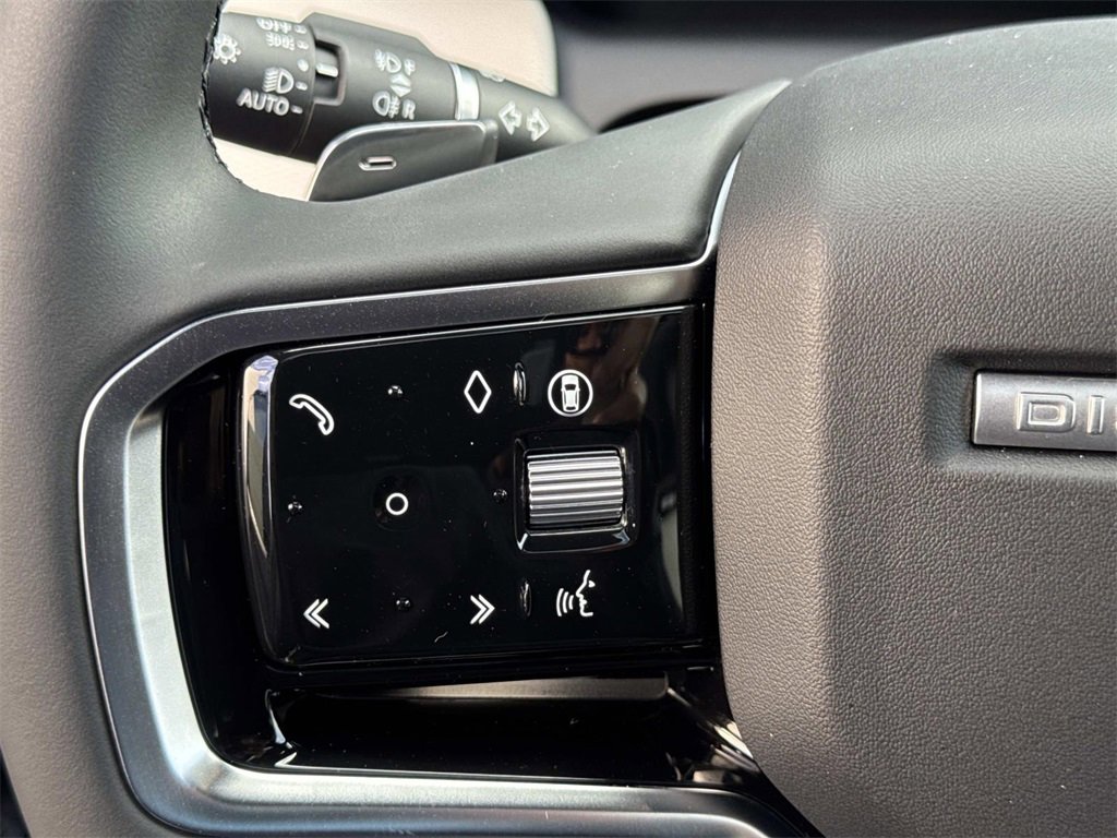 Certified 2025 Land Rover Discovery Sport Dynamic SE image 27