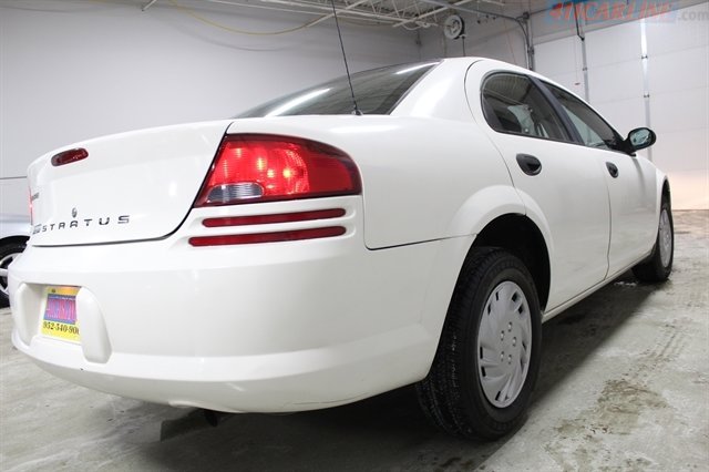 Used 2004 Dodge Stratus SE image 24