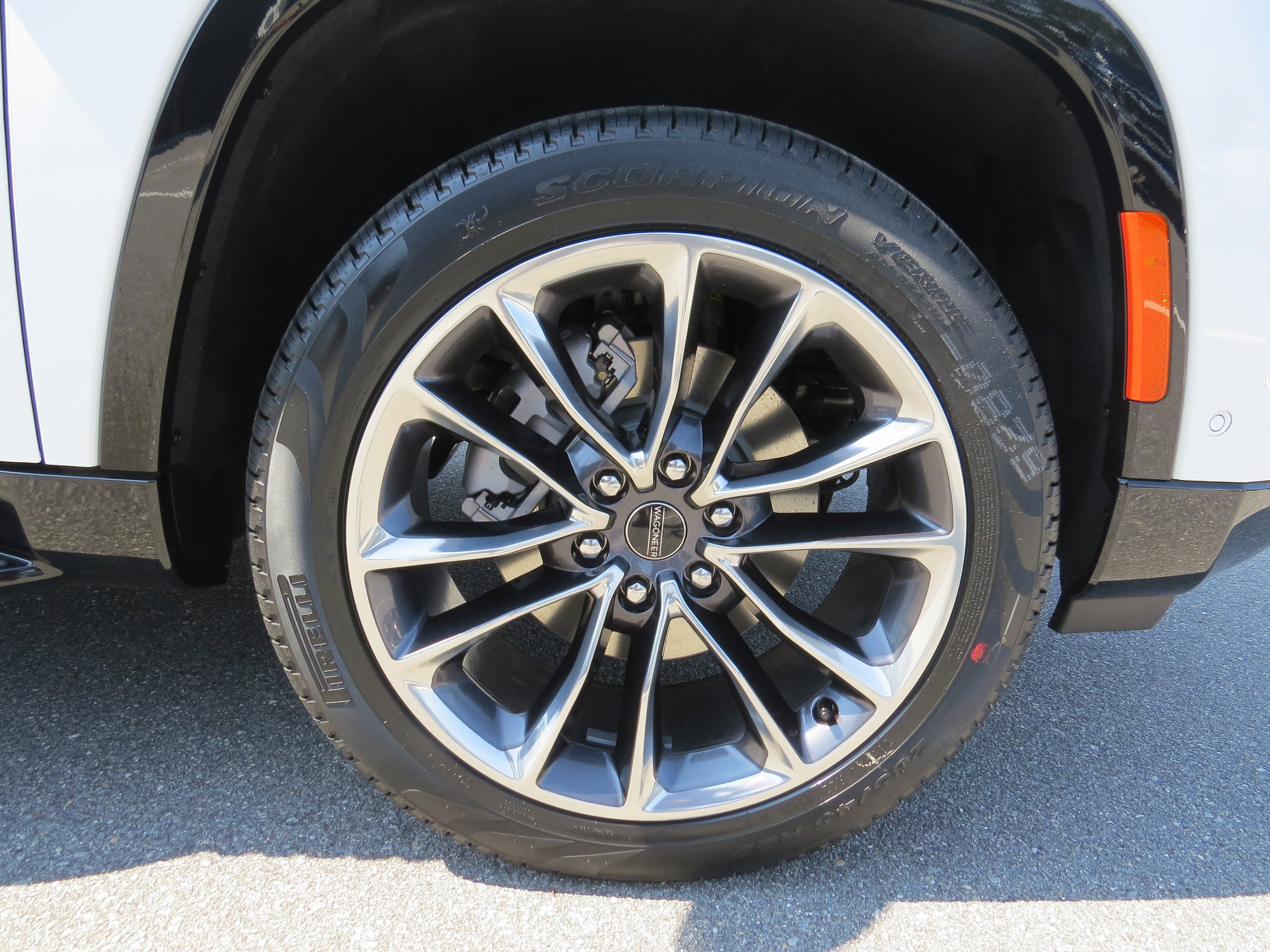 New 2025 Jeep Wagoneer L Series II w/ Convenience Group I image 10