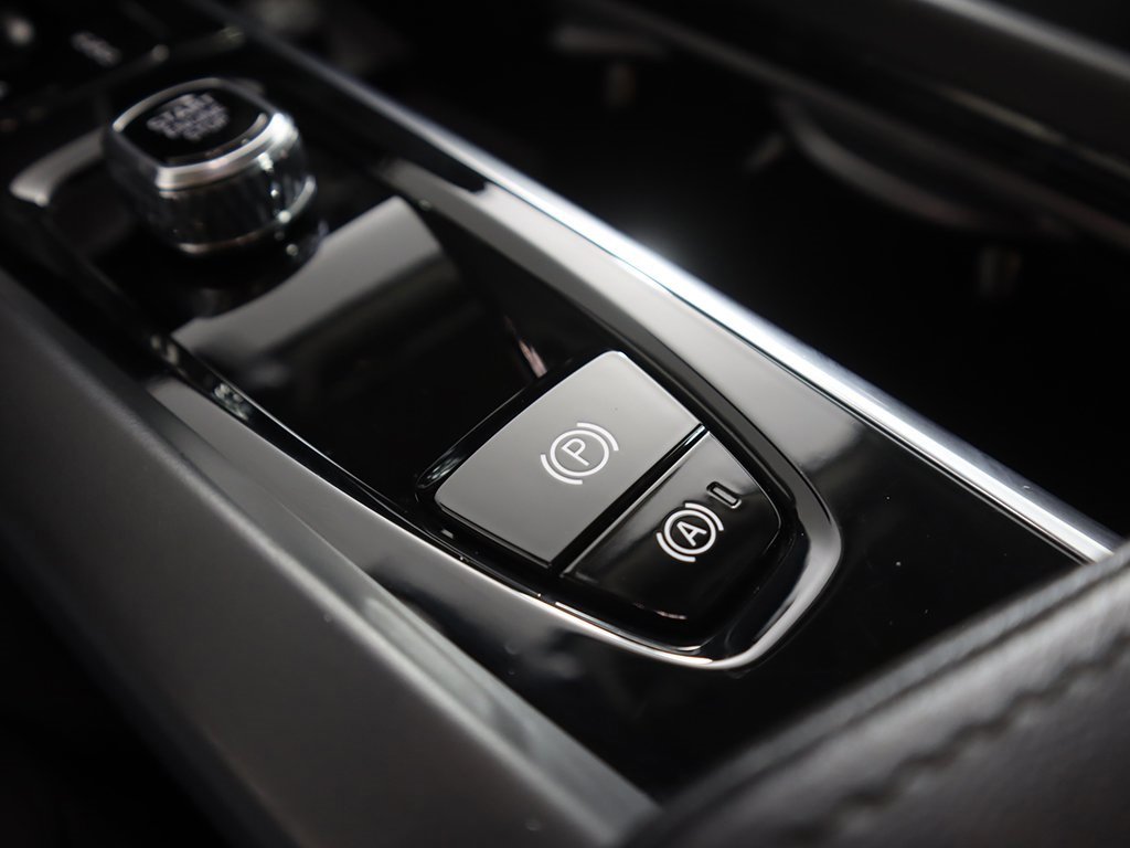 Used 2023 Volvo XC60 B5 Plus w/ Climate Package image 56