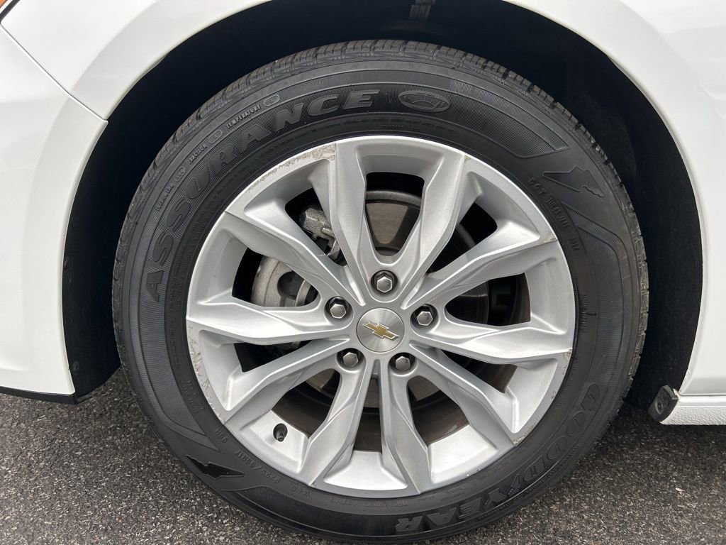 Used 2025 Chevrolet Malibu LT image 39