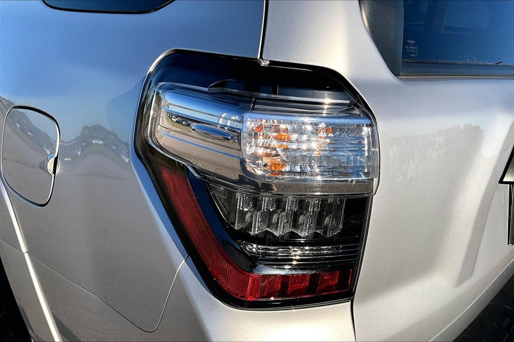 Used 2023 Toyota 4Runner TRD Off-Road Premium w/ Off Road Premium Plus Package AWD/4WD image 40
