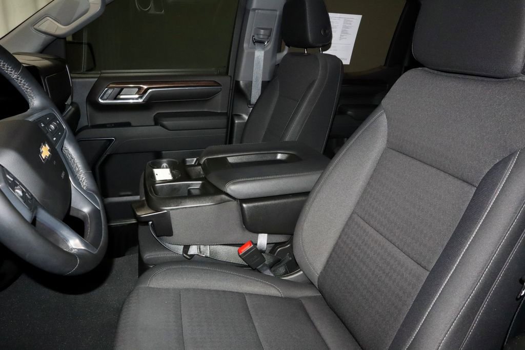 Used 2024 Chevrolet Silverado 1500 LT AWD/4WD image 24