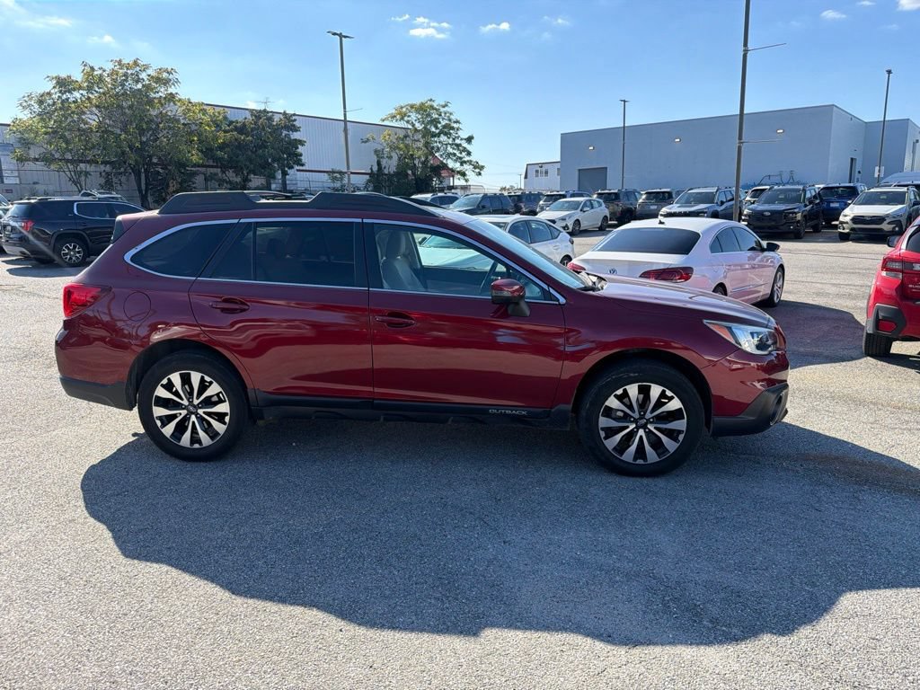 Used 2017 Subaru Outback 3.6R Limited AWD/4WD image 2