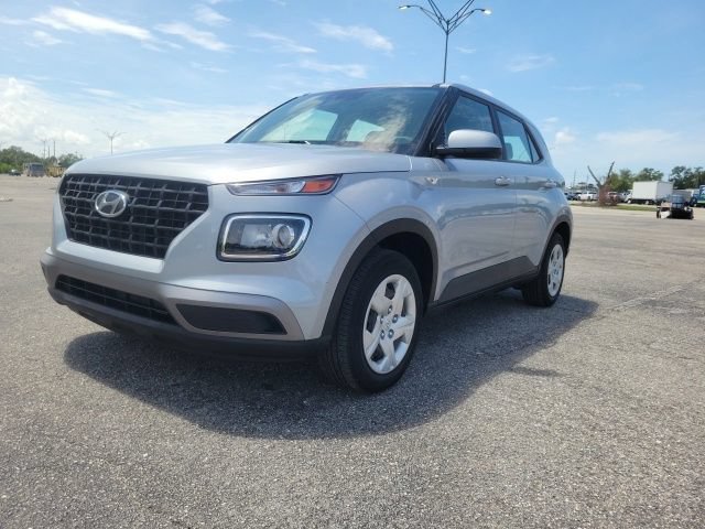 Used 2020 Hyundai Venue SE FWD image 2