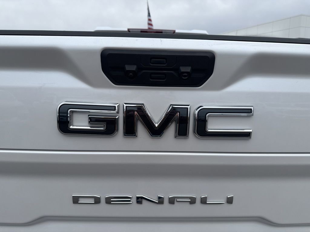 Used 2024 GMC Sierra 3500 Denali Ultimate AWD/4WD image 32