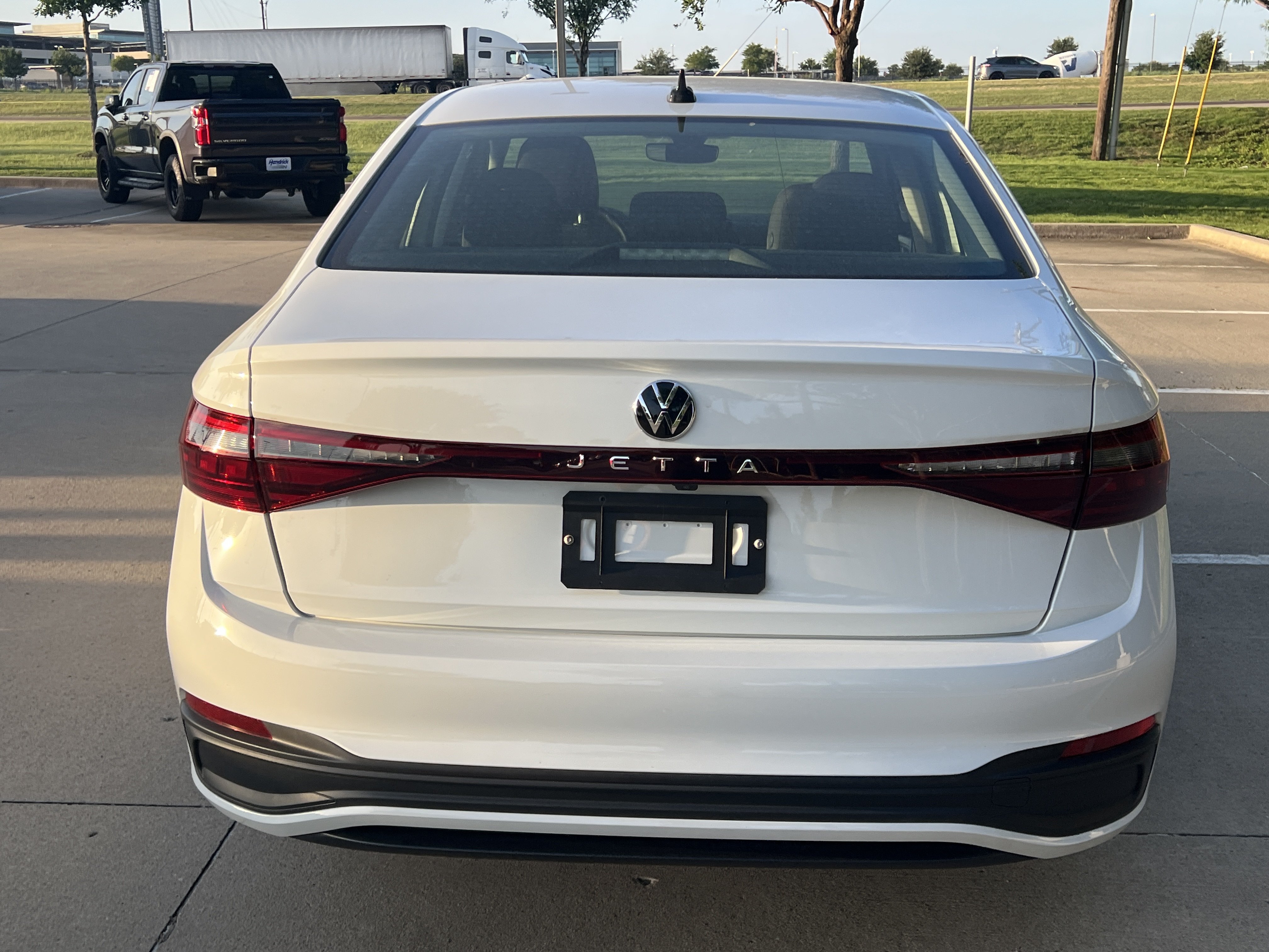 Used 2025 Volkswagen Jetta S FWD image 9