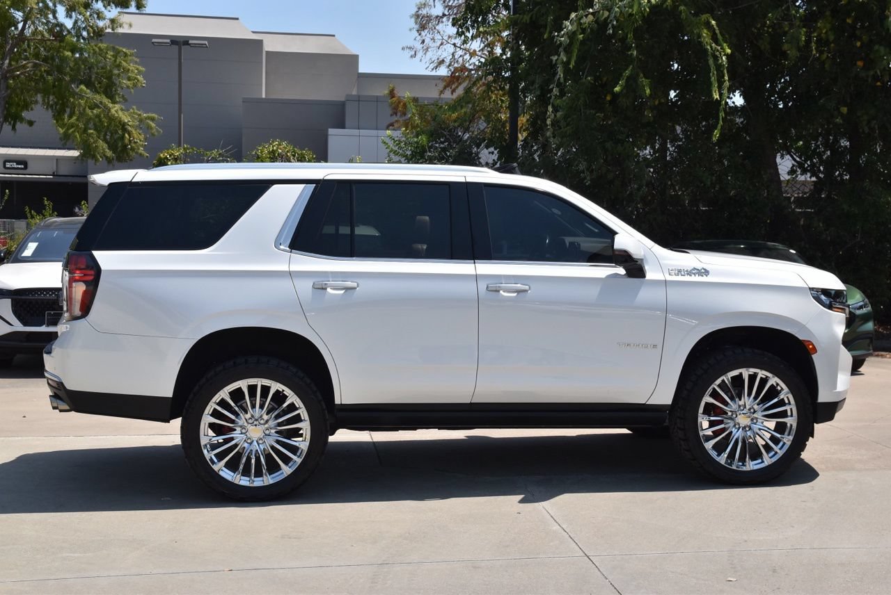 Used 2021 Chevrolet Tahoe High Country w/ Premium Package RWD image 6