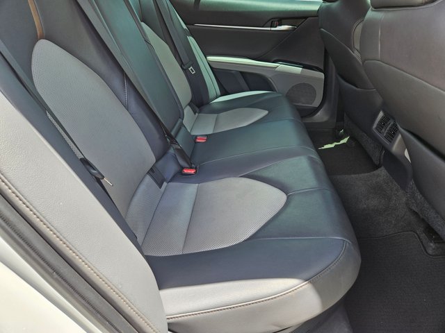 Used 2020 Toyota Camry XLE FWD image 18