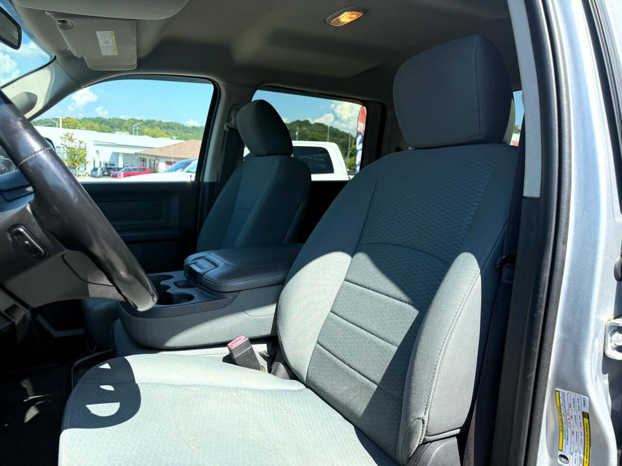 Used 2015 RAM 3500 Tradesman w/ Chrome Appearance Group image 17