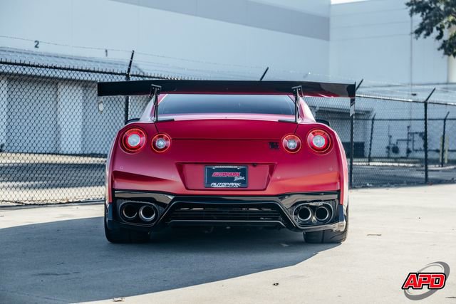Used 2020 Nissan GT-R Premium w/ Premium Interior Package image 17