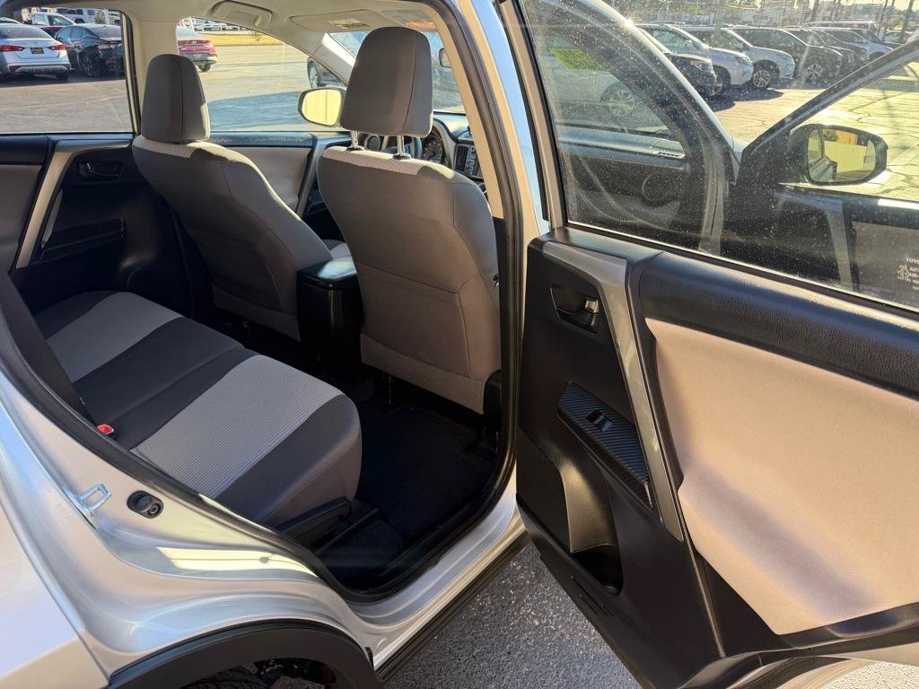Used 2014 Toyota RAV4 LE FWD image 8