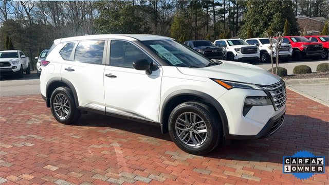 Used 2025 Nissan Rogue S image 5