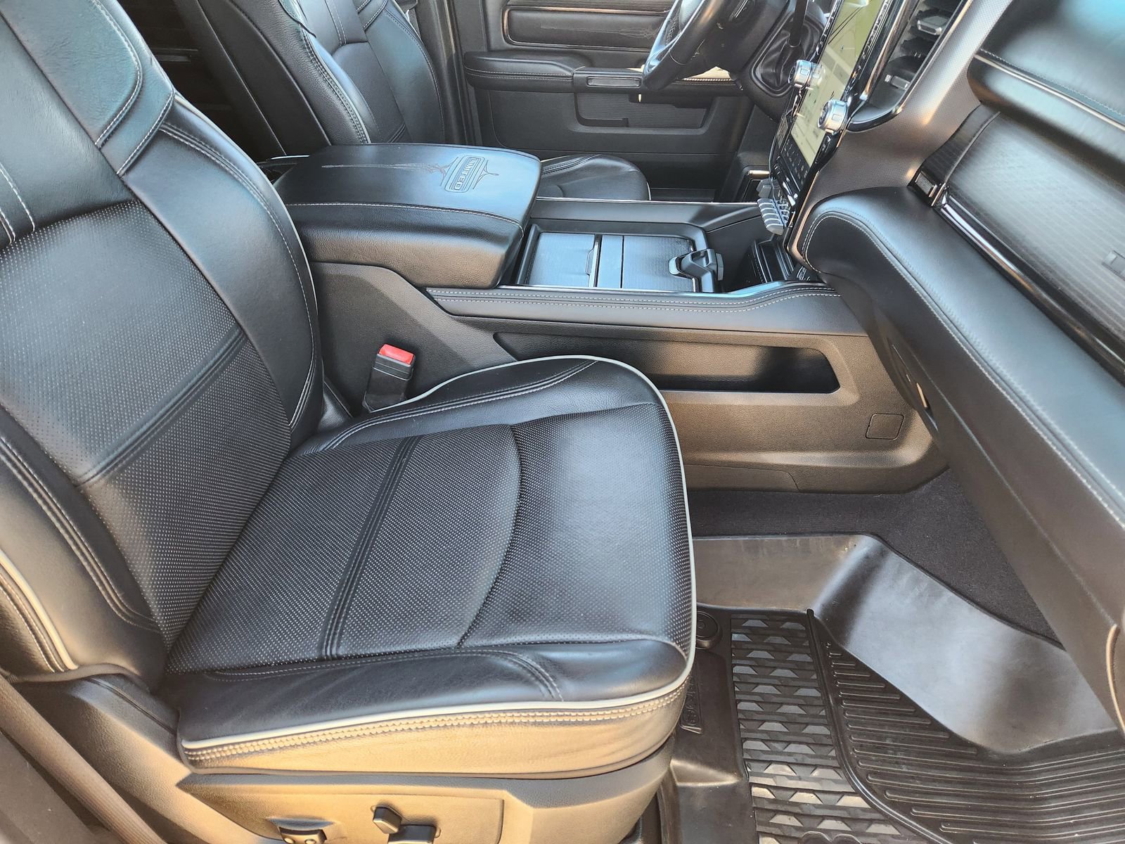 Used 2022 RAM 3500 Limited image 18