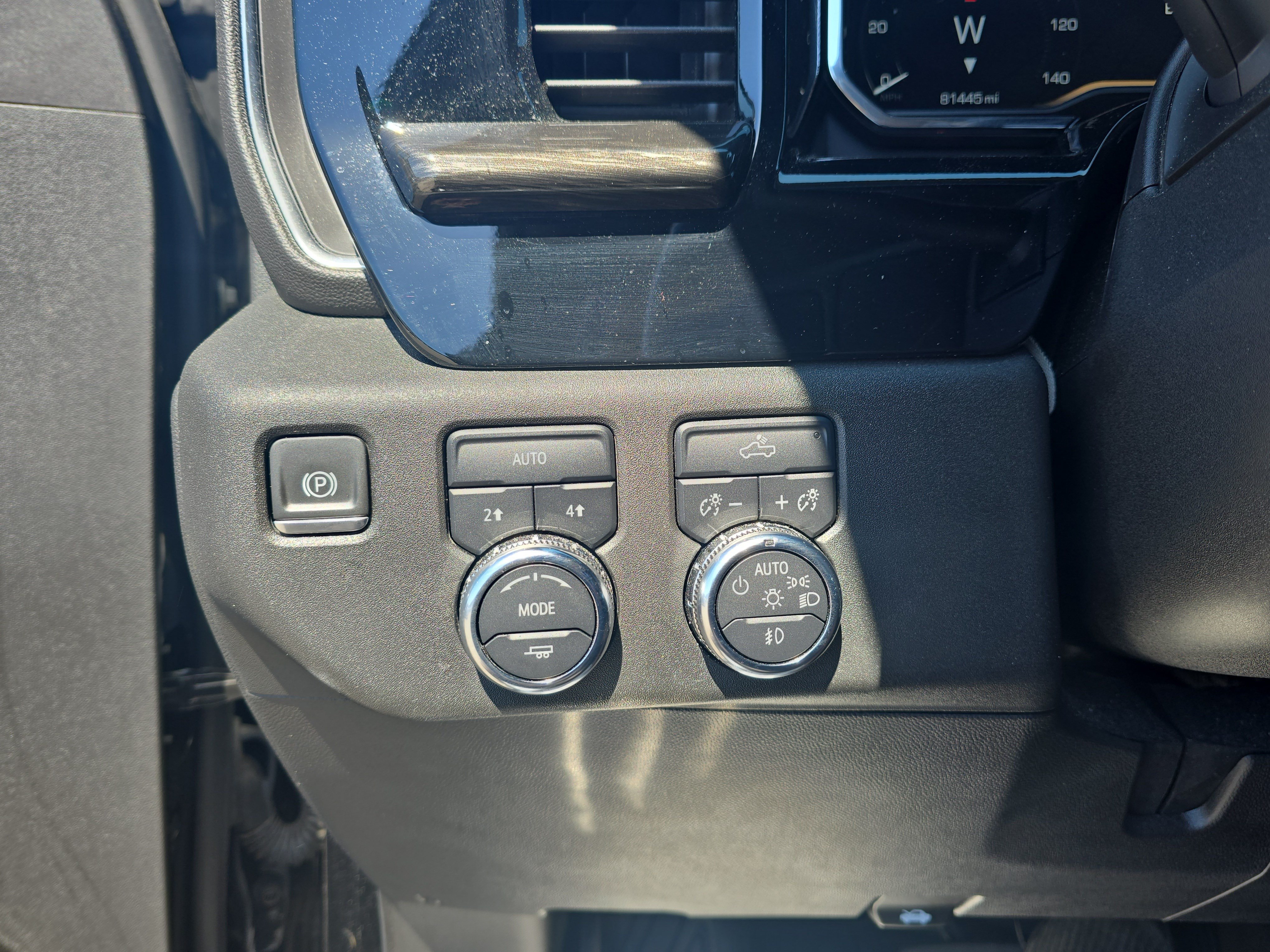 Used 2024 GMC Sierra 1500 Elevation w/ LPO, Elevation Black Package AWD/4WD image 25