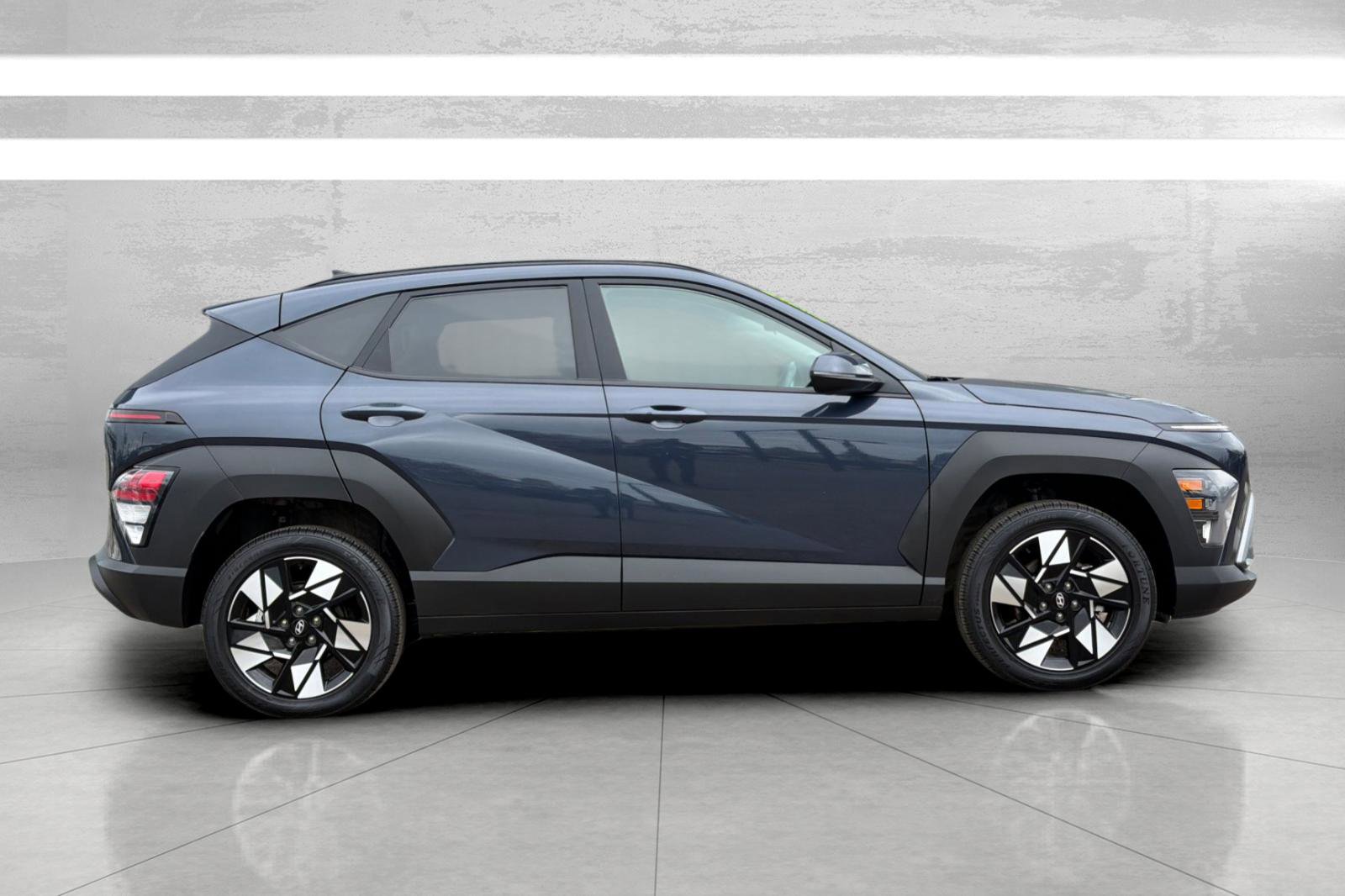 Used 2025 Hyundai Kona SEL image 4