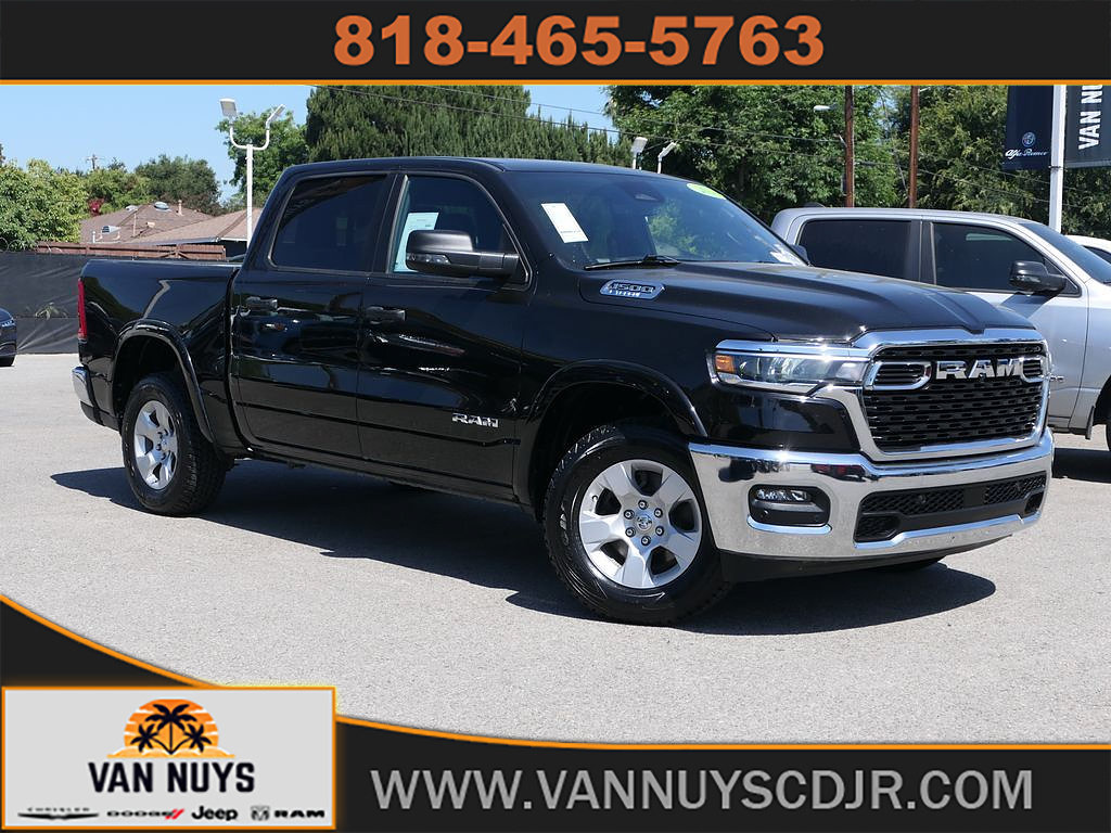 Used 2025 RAM 1500 Big Horn AWD/4WD image 1