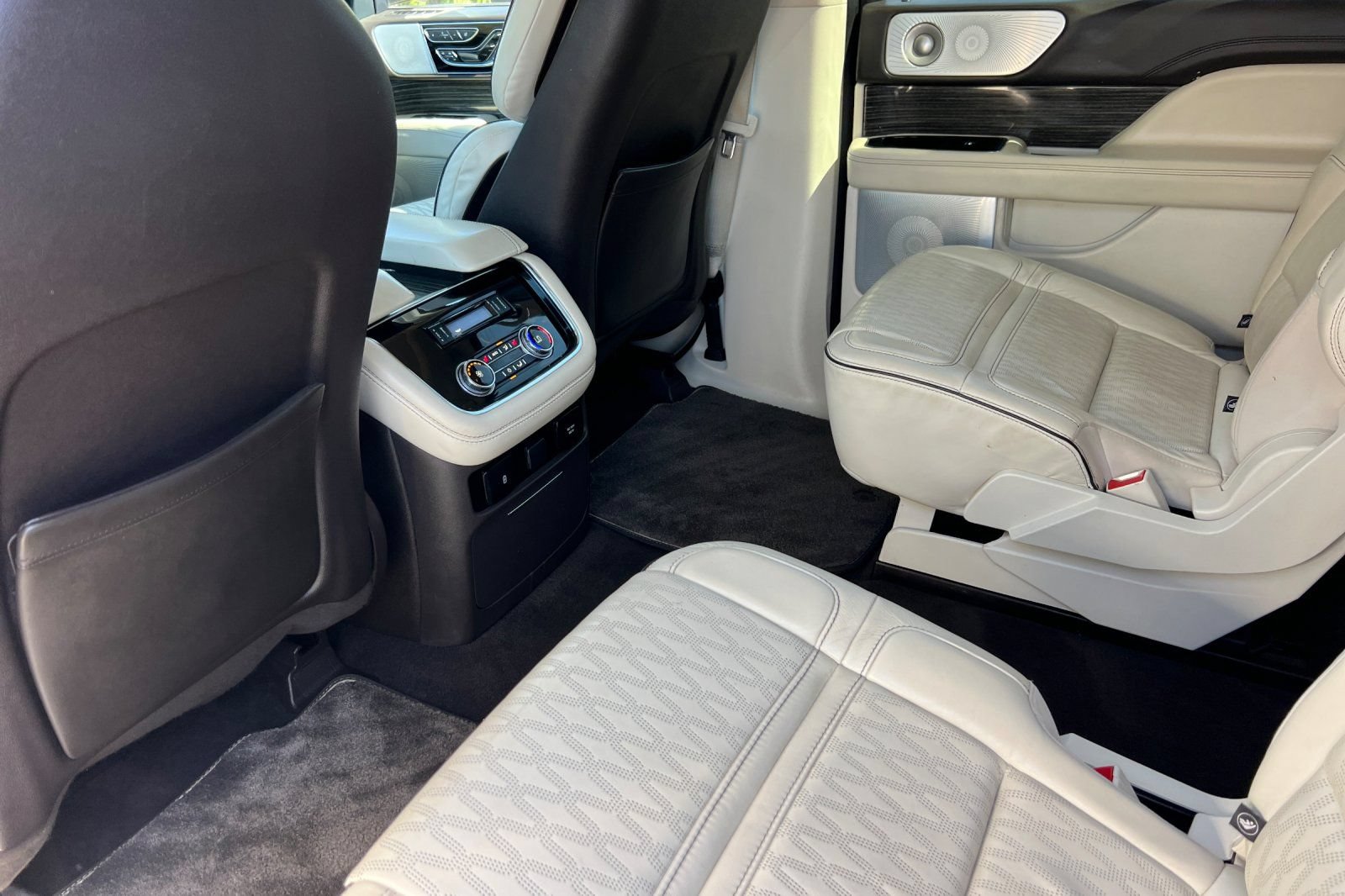 Used 2021 Lincoln Navigator L Black Label AWD/4WD image 12