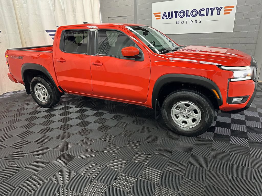 Used 2025 Nissan Frontier PRO-4X w/ Tow Package AWD/4WD image 2