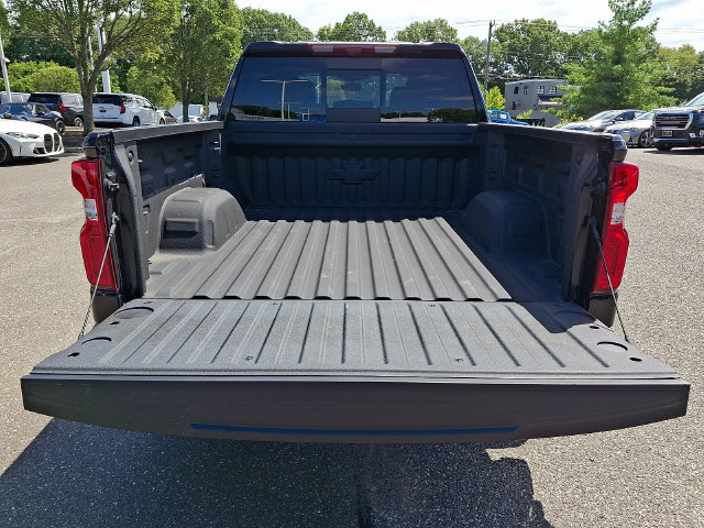 Used 2025 Chevrolet Silverado 1500 High Country w/ Technology Package AWD/4WD image 32