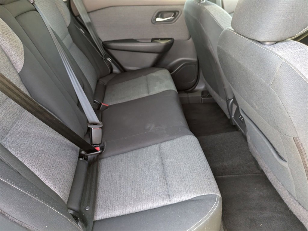 Used 2023 Nissan Rogue SV image 29