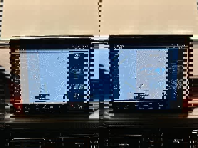 Used 2022 Lincoln Nautilus Reserve AWD/4WD image 13