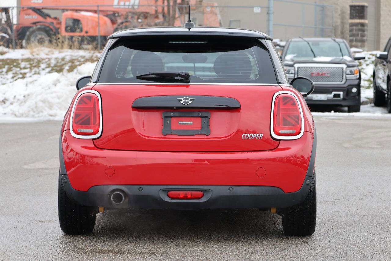 Used 2019 MINI Cooper 2-Door Hardtop image 10